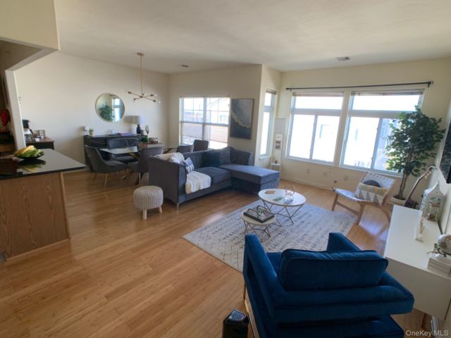  2 BR,  1.00 BTH &nbsp;Contemporary style home in Arverne